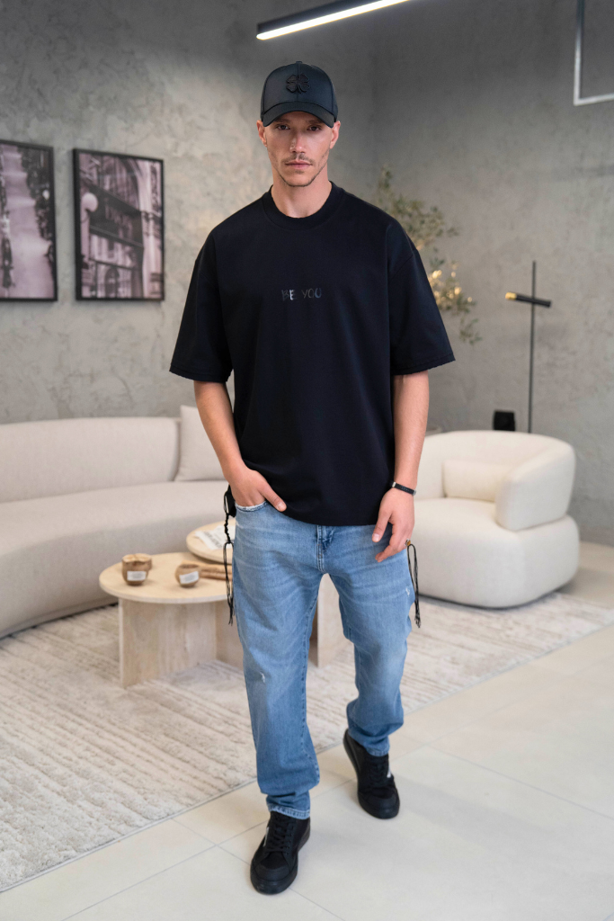 TRUE IDENTITY - BLACK