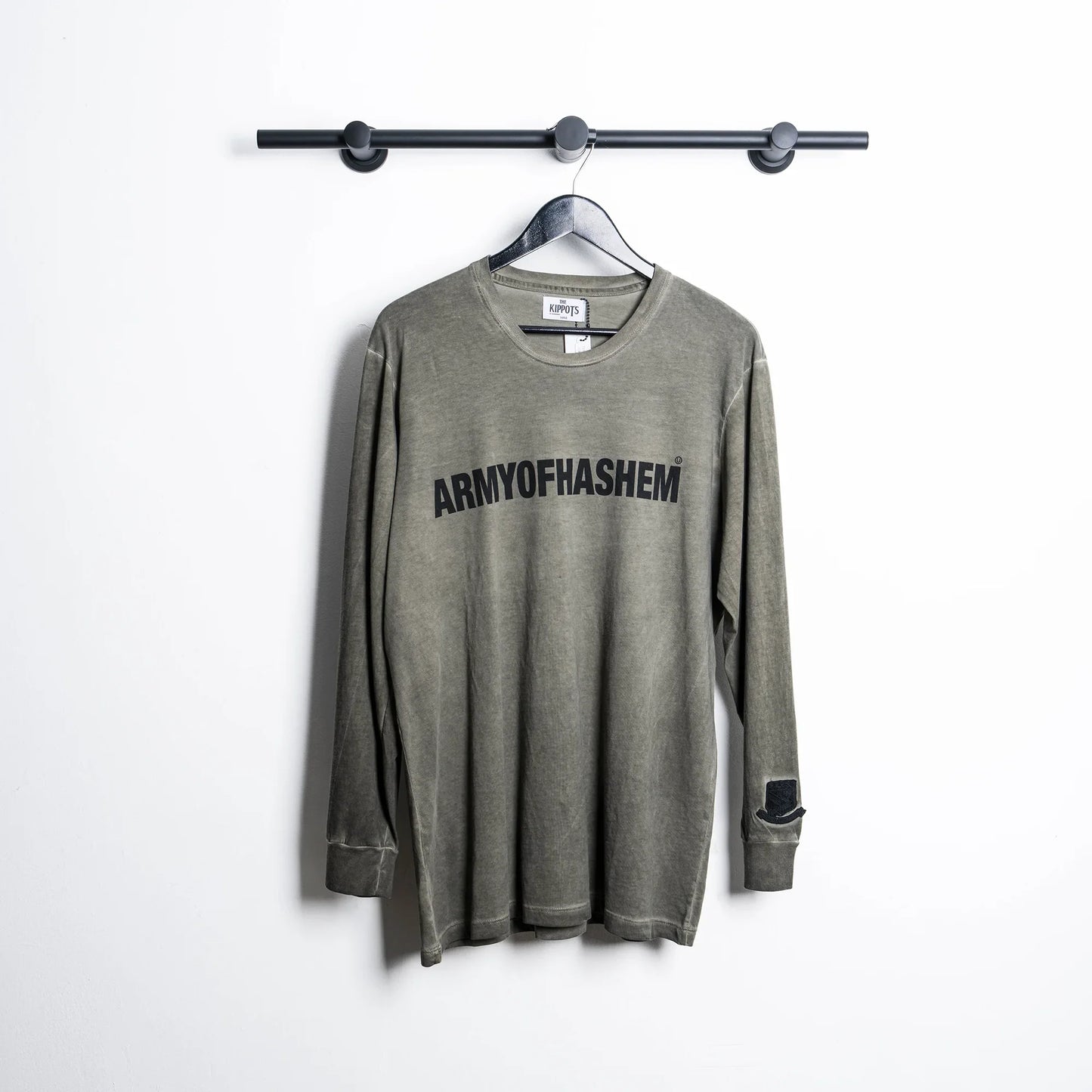 חולצת הדפס "ARMY OF HASHEM" עם שרוולים ארוכים