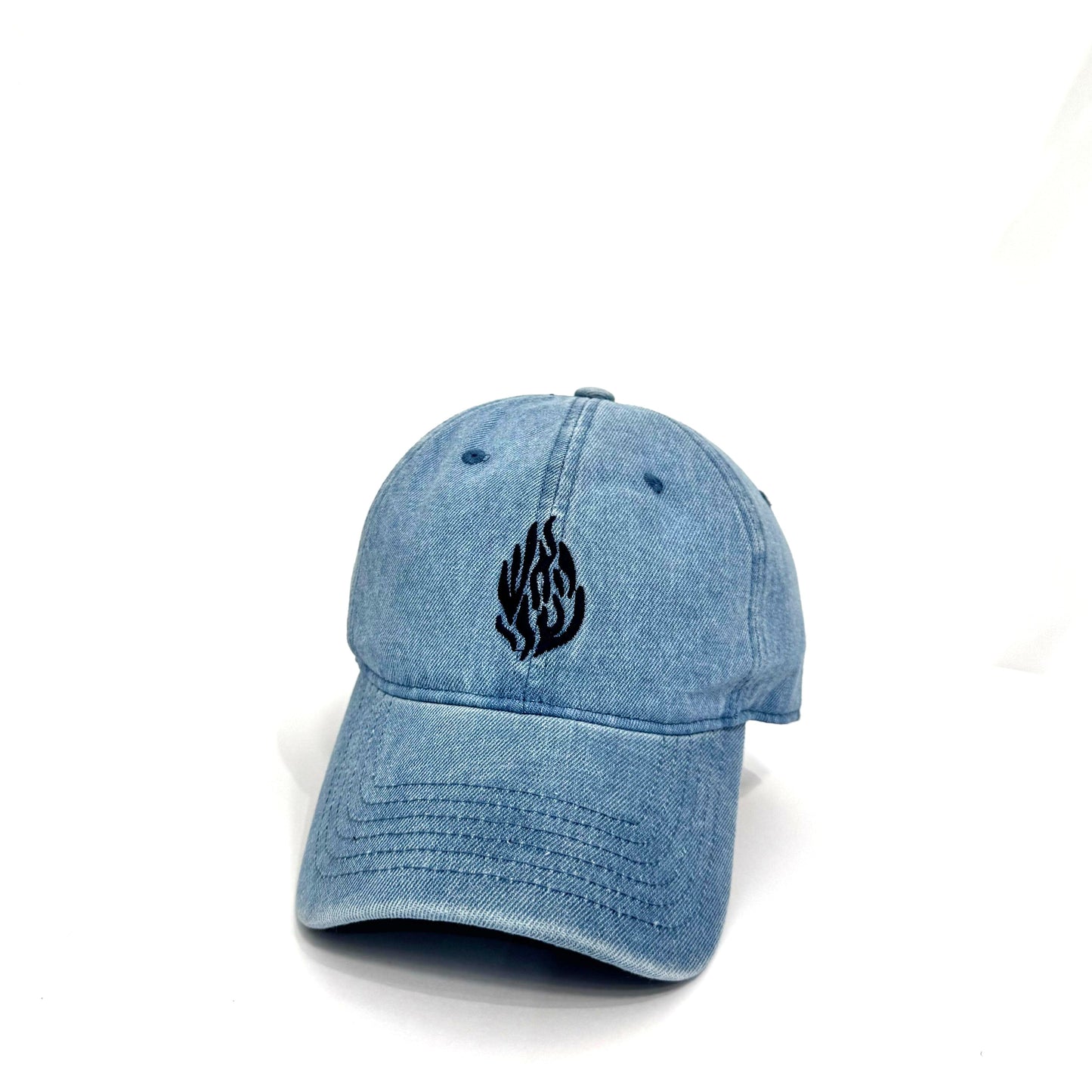 כובע גינס עם רקמה כחולה -האש שלי